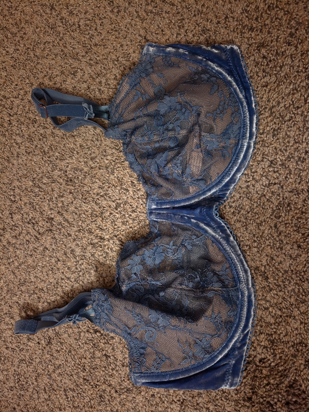 Victoria's Secret Blue Lace & Velvet Underwire Bra
